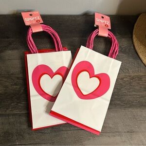 Spritz small Valentine's Day gift bags 2 packs included (8 bags)